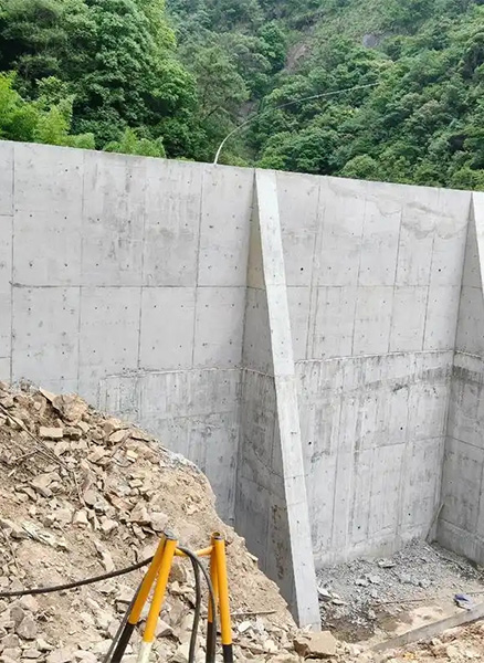 沧州青县重力式挡土墙